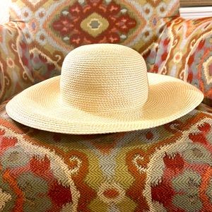Eric Javita sun hat